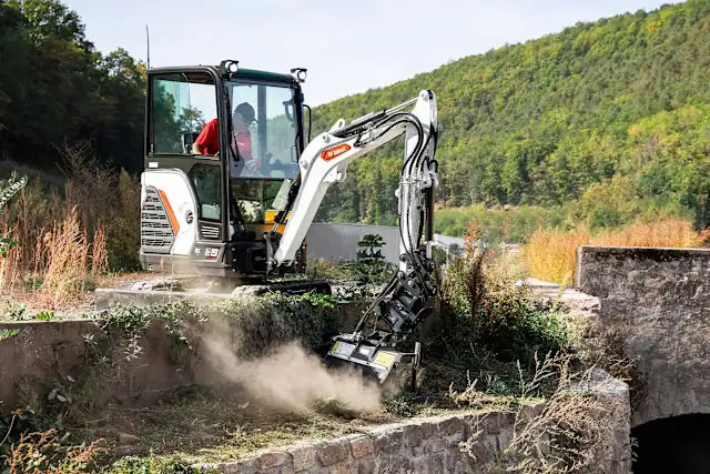 20250306-bobcat-emea-mex-e19-box-2